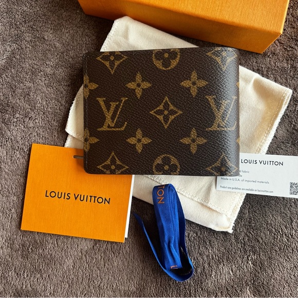 LOUIS VUITTON MONOGRAM MULTIPLE WALLET MENS - Picture 3 of 13